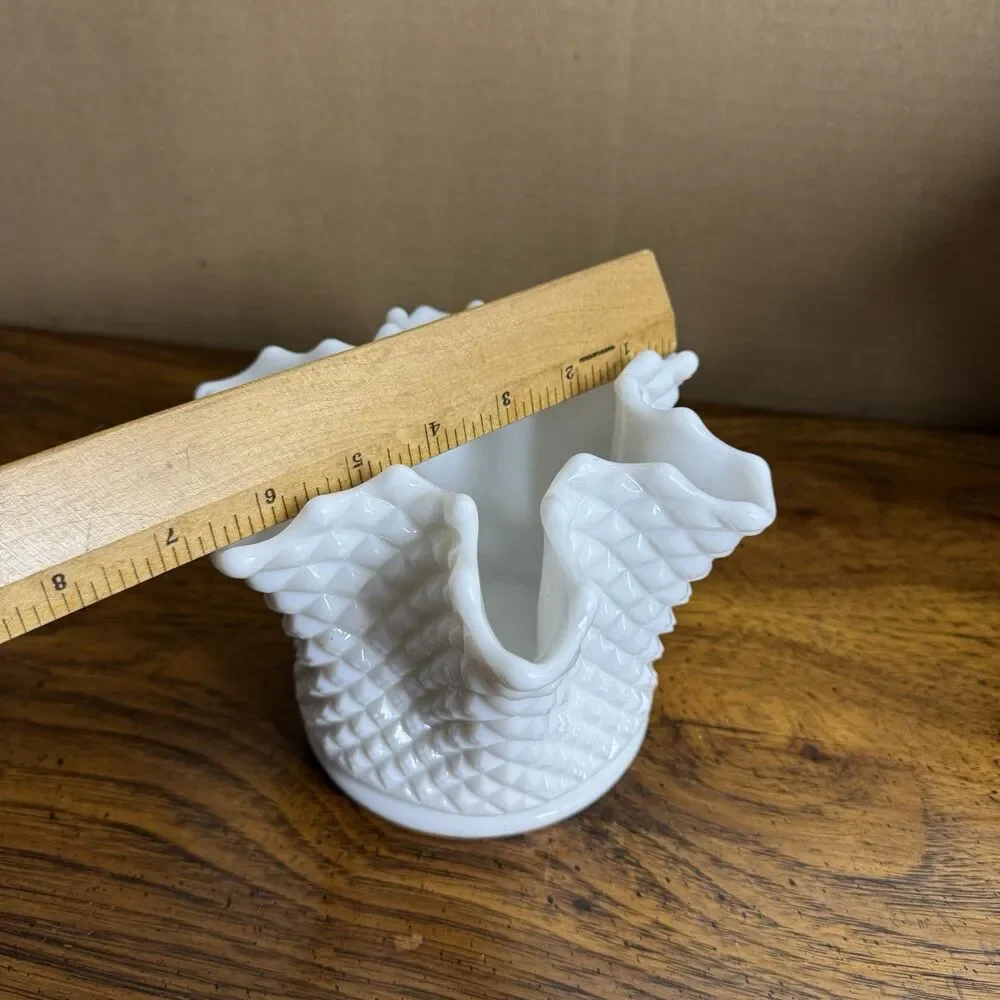 Westmoreland Milk Glass 1910-1919 English‎ Hobnail Diamond Pinched Vase Vintage